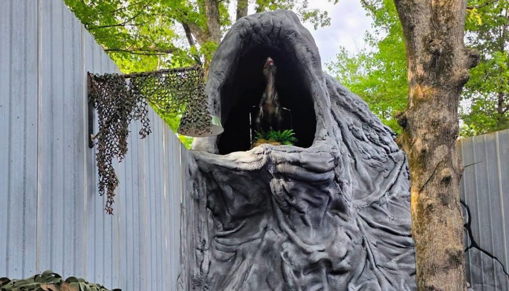 woods-of-terror-dino